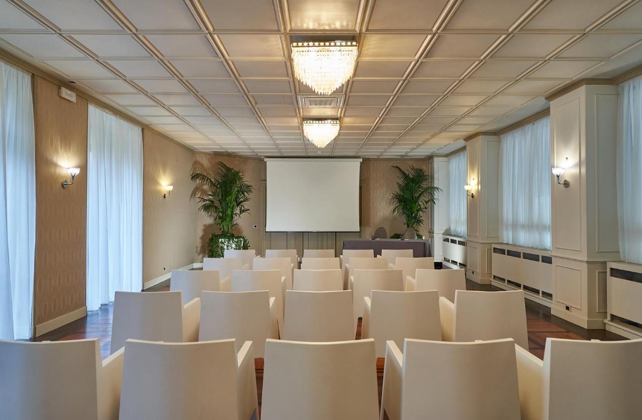 ביאלה Hotel Astoria מראה חיצוני תמונה