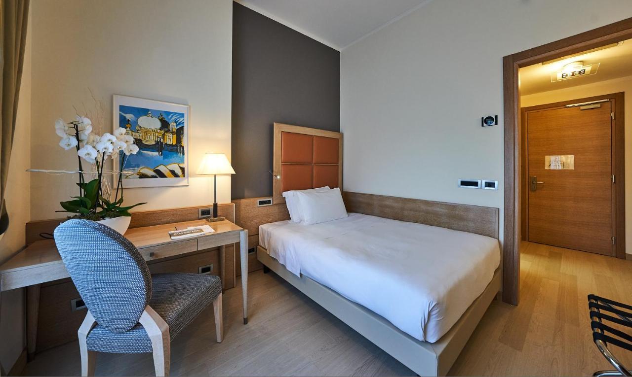 ביאלה Hotel Astoria מראה חיצוני תמונה